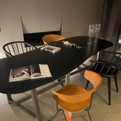 Tavolo Baxter Vilnius in Offerta Outlet. Design unico.