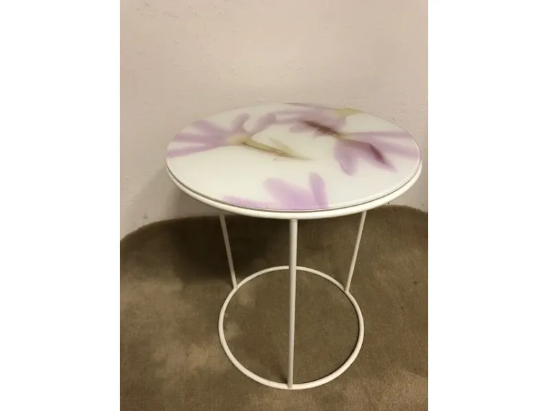 Tavolino design Around the roses di Moroso a prezzo ribassato