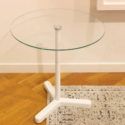 Tavolino Tavolitno vetro con base bianca laccata  della marca Artigianale in offerta