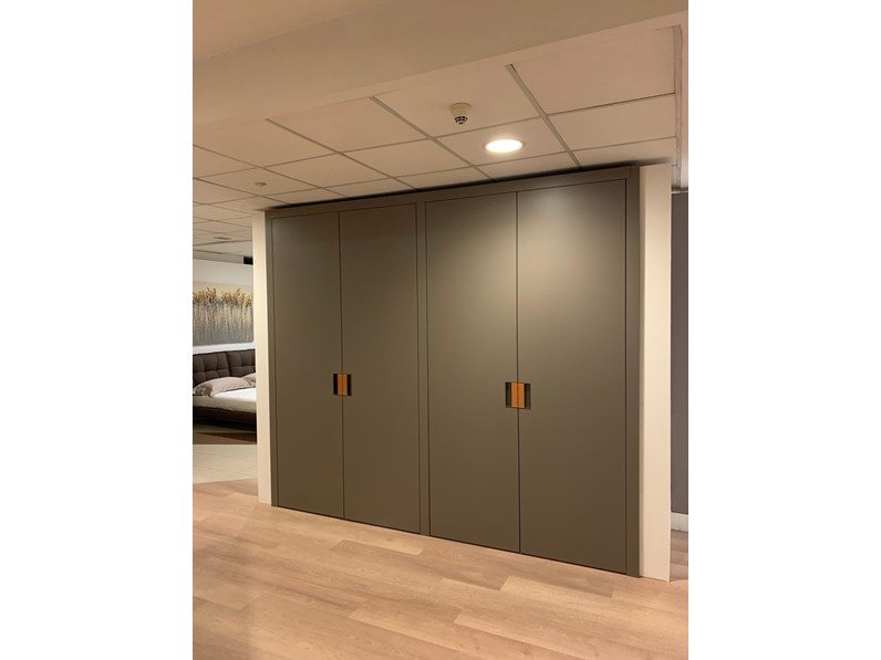 Armadio B b Modello Backstage A PREZZO SCONTATO Armadio B b Modello Backstage A PREZZO SCONTATO