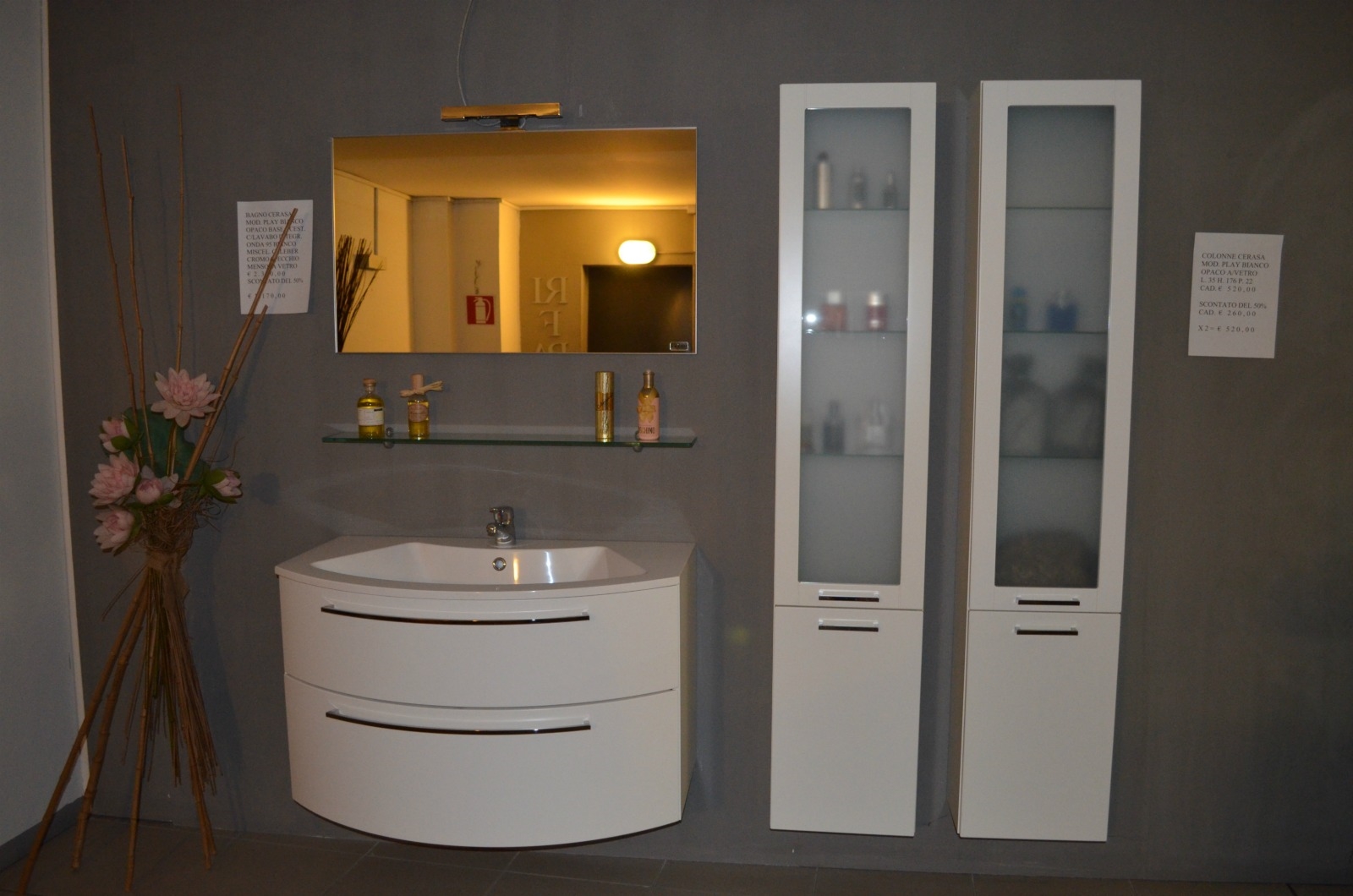 Arredo bagno cerasa: bagno con lavabo in appoggio arredo cerasa ryo. Bagni con mensoloni