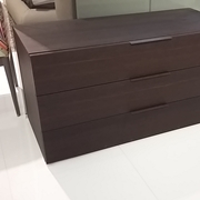 Comò e comodini rovere borgogna 1.000€ Comò e comodini rovere borgogna 1.000€
