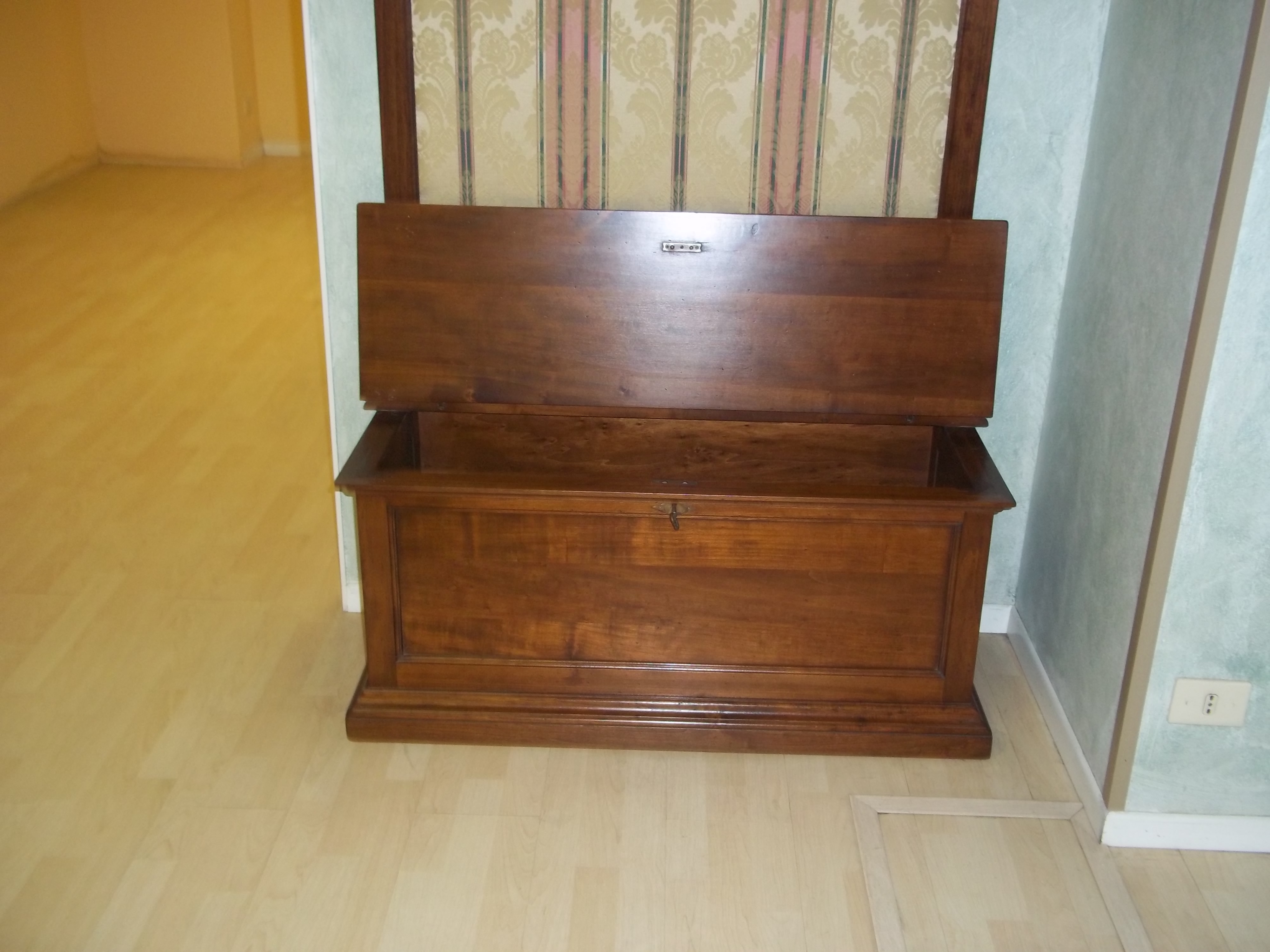 Pannello appendiabiti legno tower: classico appendiabiti in legno ... Appendiabiti da parete con specchio in wenge