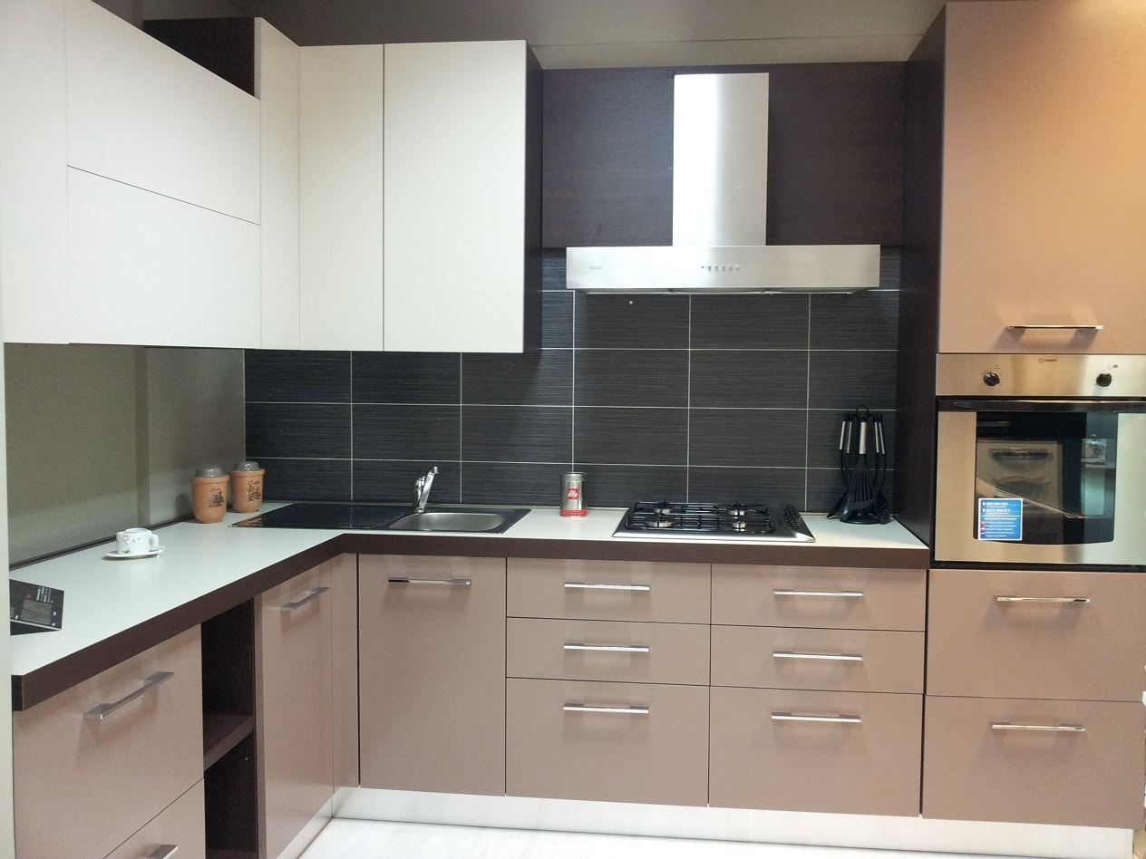 Cucina contemporanea frassino: frassino con maniglie veronica ...
