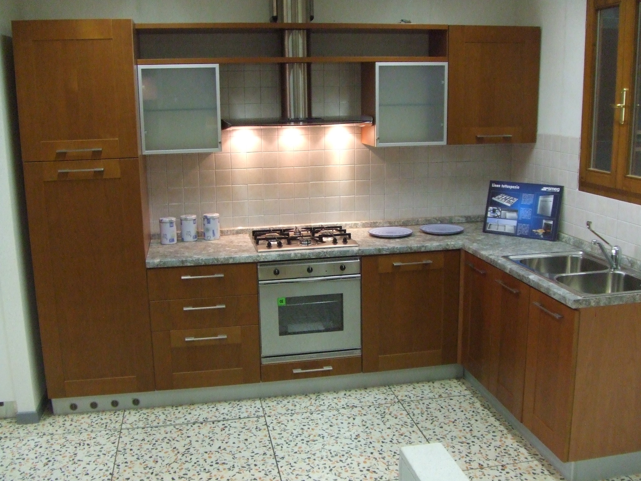 Cucine ciliegio e panna: cucine classiche anta in legno noce ...
