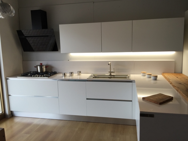 Cucina rovere sbiancato e bianco: cucine stile country afragola ... Cucina moderna angolare con penisola