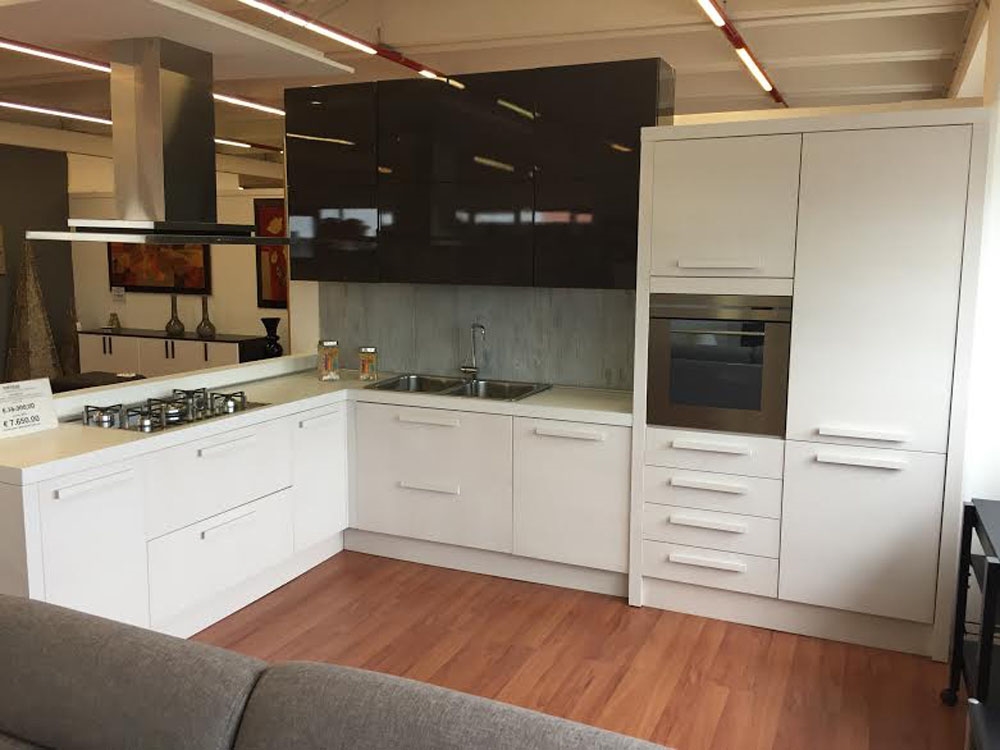 Cucina ad angolo legno callesella anta liscia moderno legno bianca ...