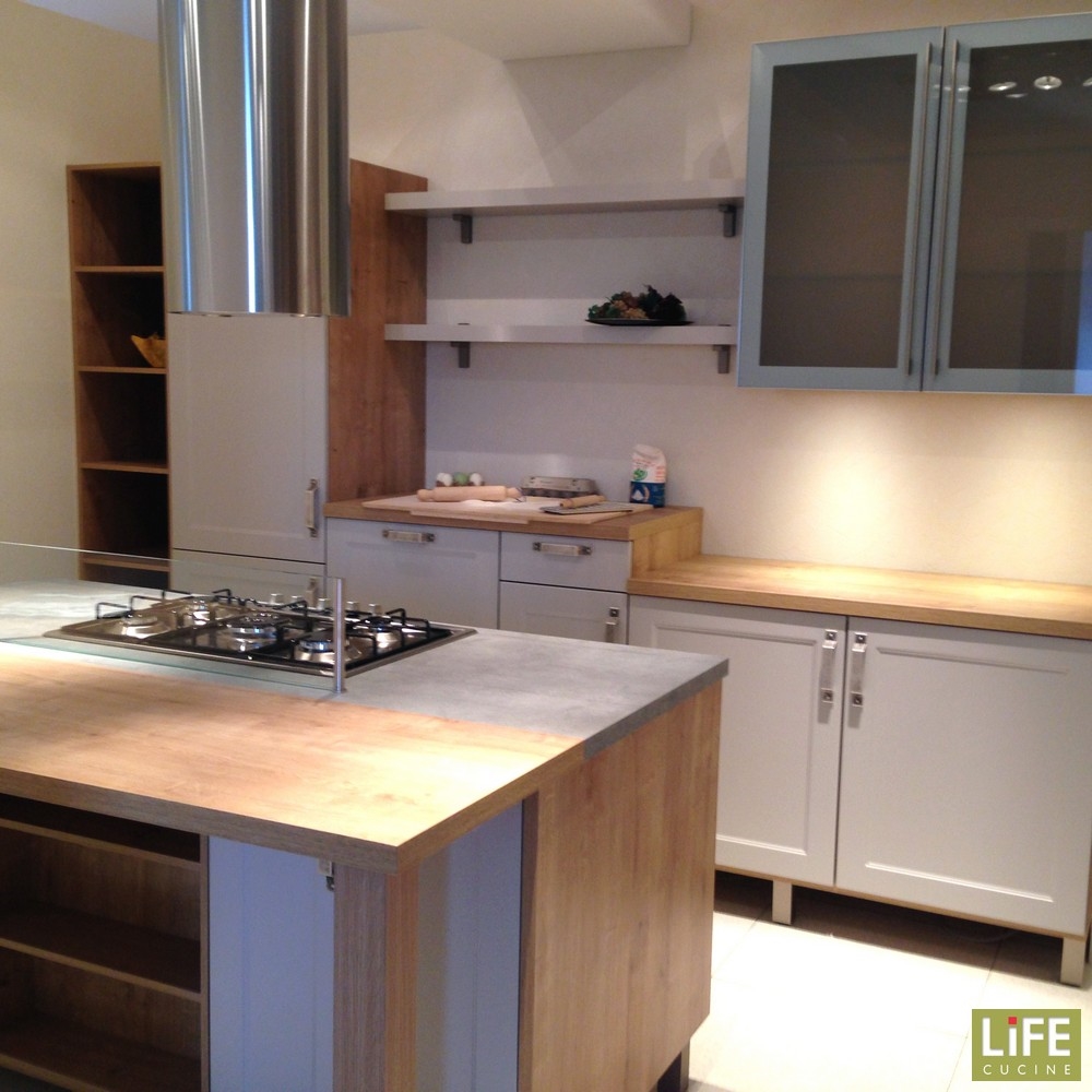 Cucina shabby chic con isola : cucina a legna nordica prezzi ...
