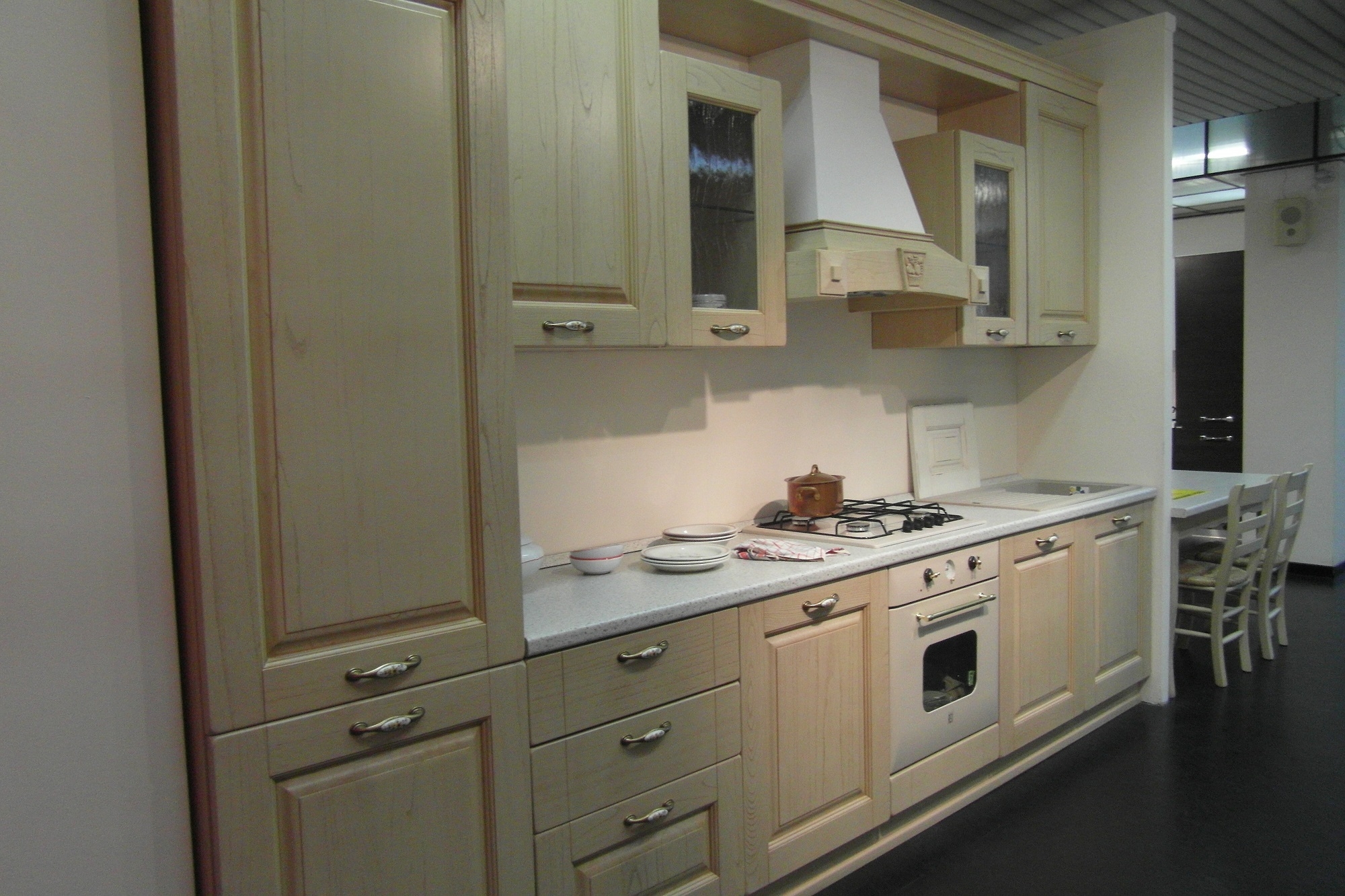 Cucina bianca e pavimento beige ~ avienix.com for .