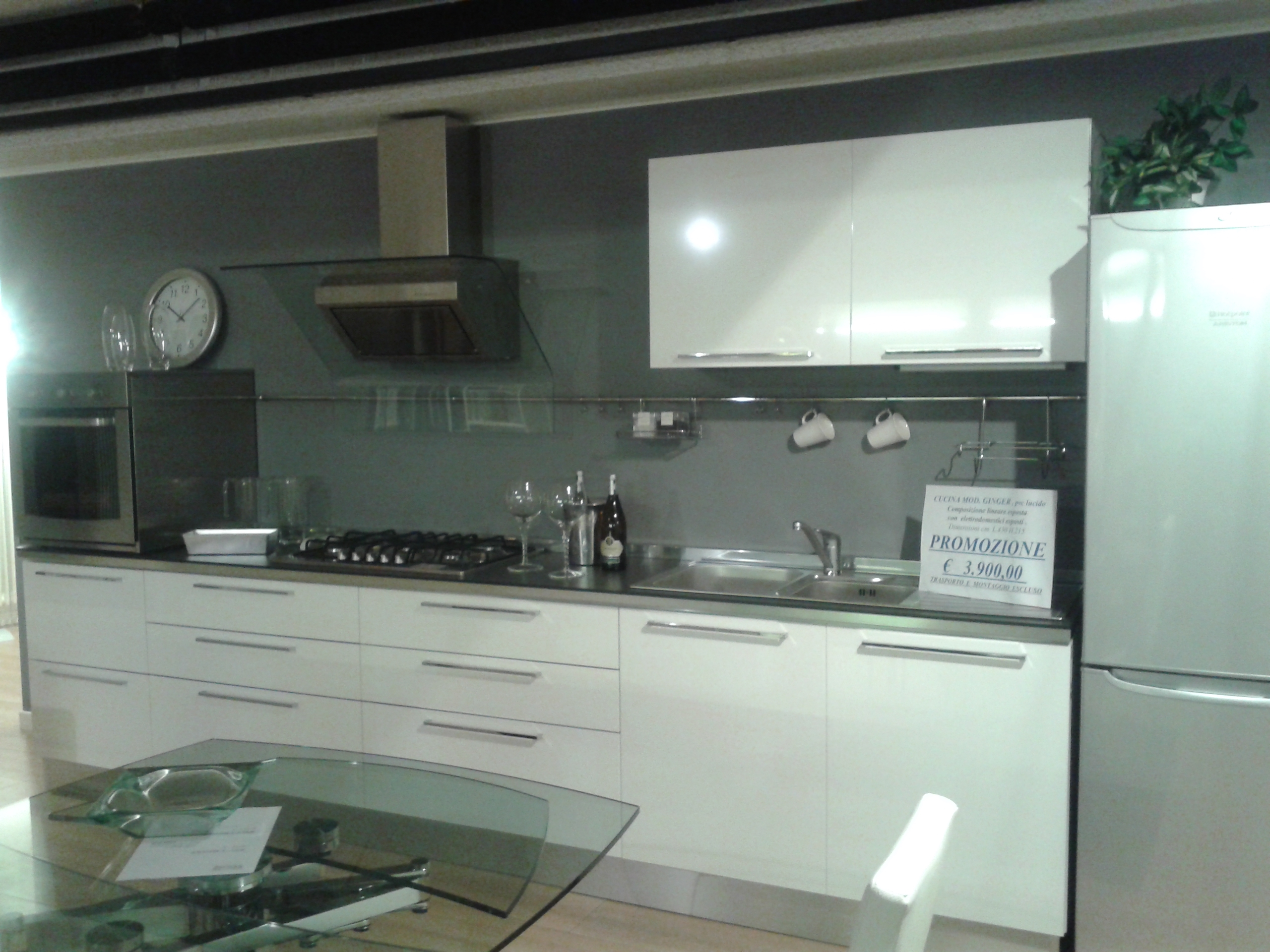Cucine Con Frigo Esterno ~ idee di design per la casa Cucine Con Frigo Esterno ~ idee di design per la casa