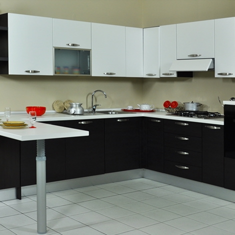 Cucina lube noemi ad angolo con penisola prezzo occasione cucine ...