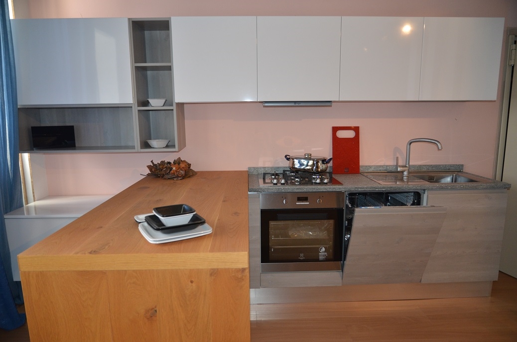 Cucina lineare con piano top in pietra di luserna cucine a ...