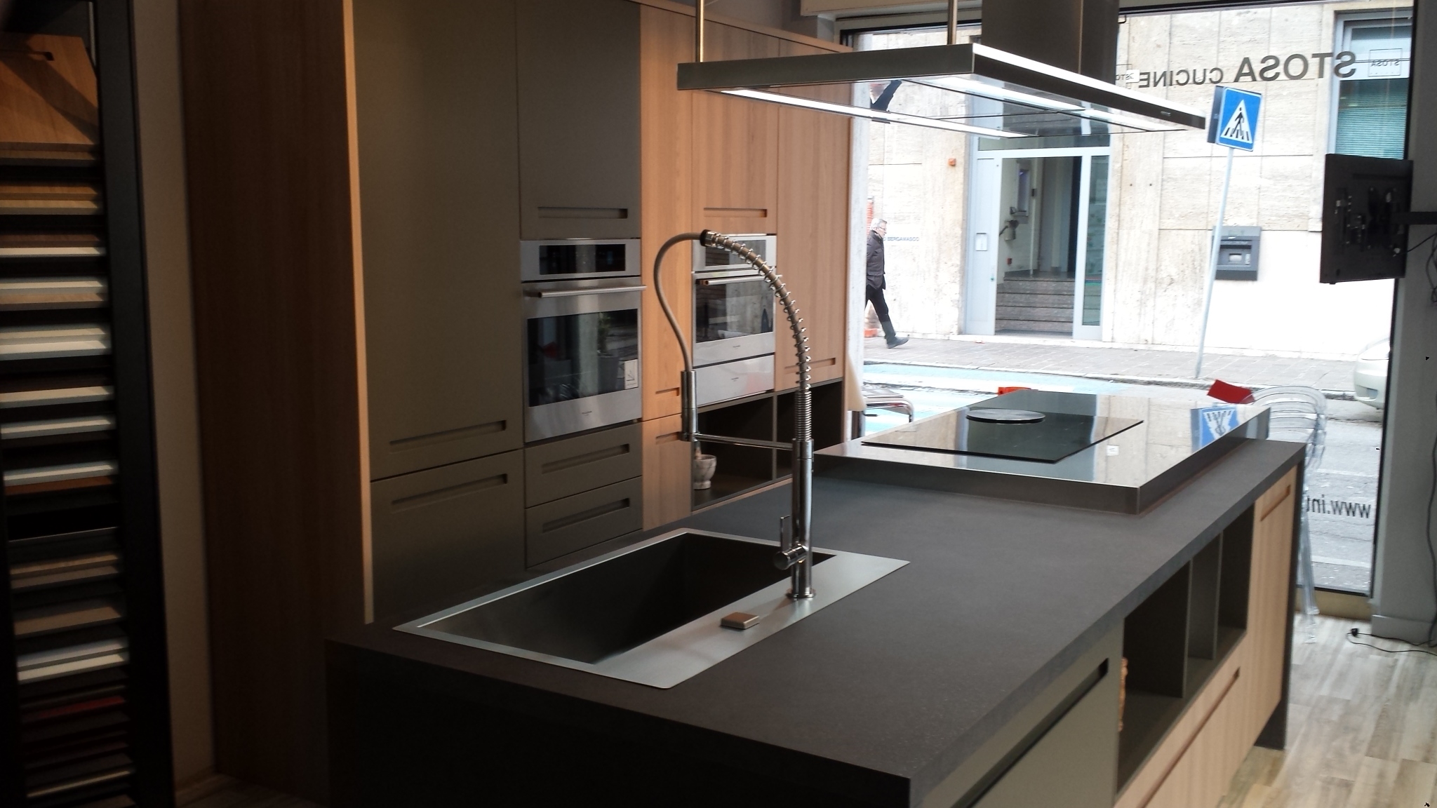 Tinteggiare casa colori di moda Verniciare cucina in legno