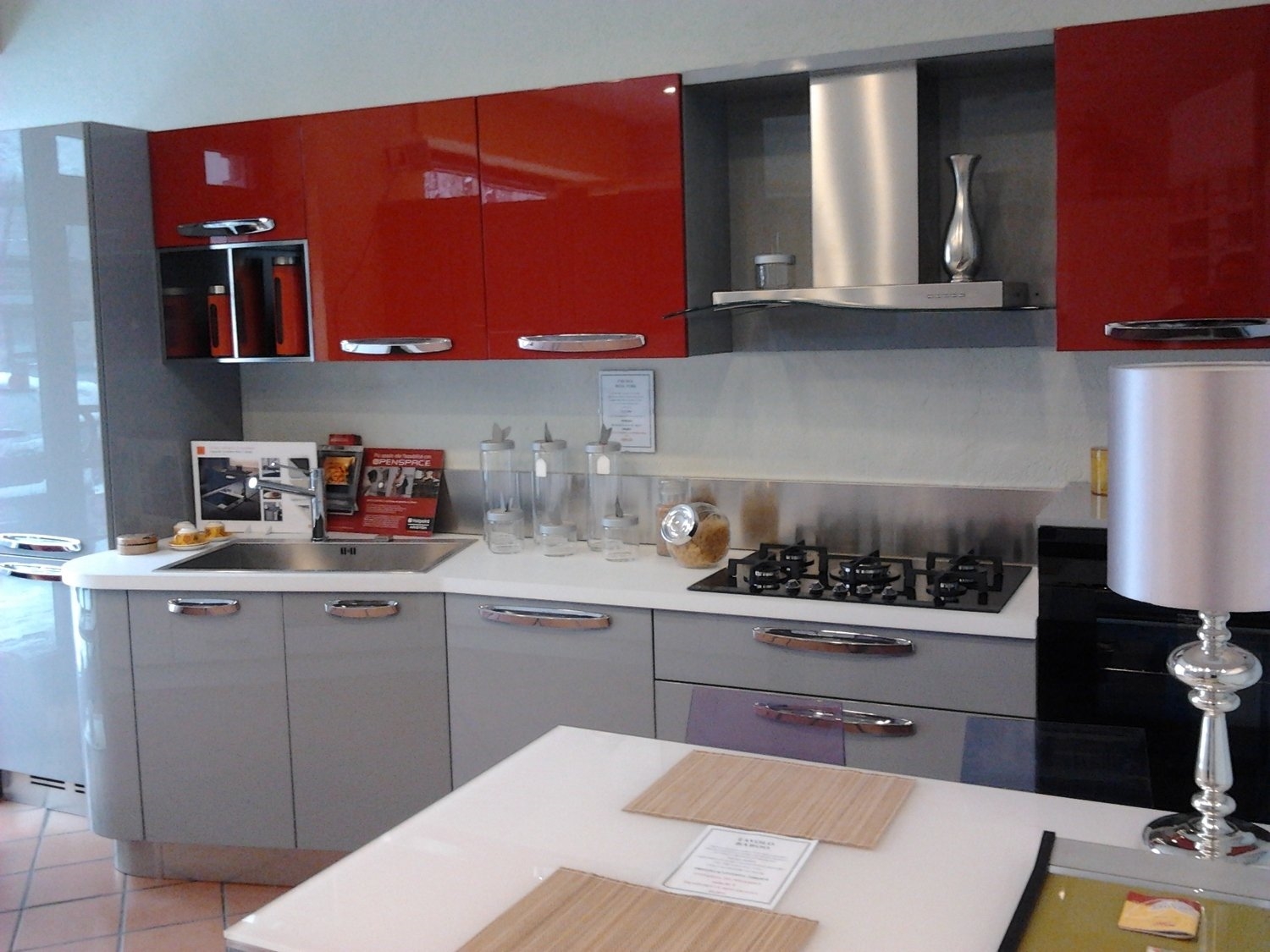 Bagno nero e grigio: bagno moderno sospeso buddy. una casa che ...