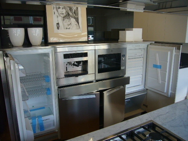 Cucine Minimal. Cucina Minimal Bianca Lucida Oyster Veneta Cucine ... Cucine Minimal. Cucina Minimal Bianca Lucida Oyster Veneta Cucine ...