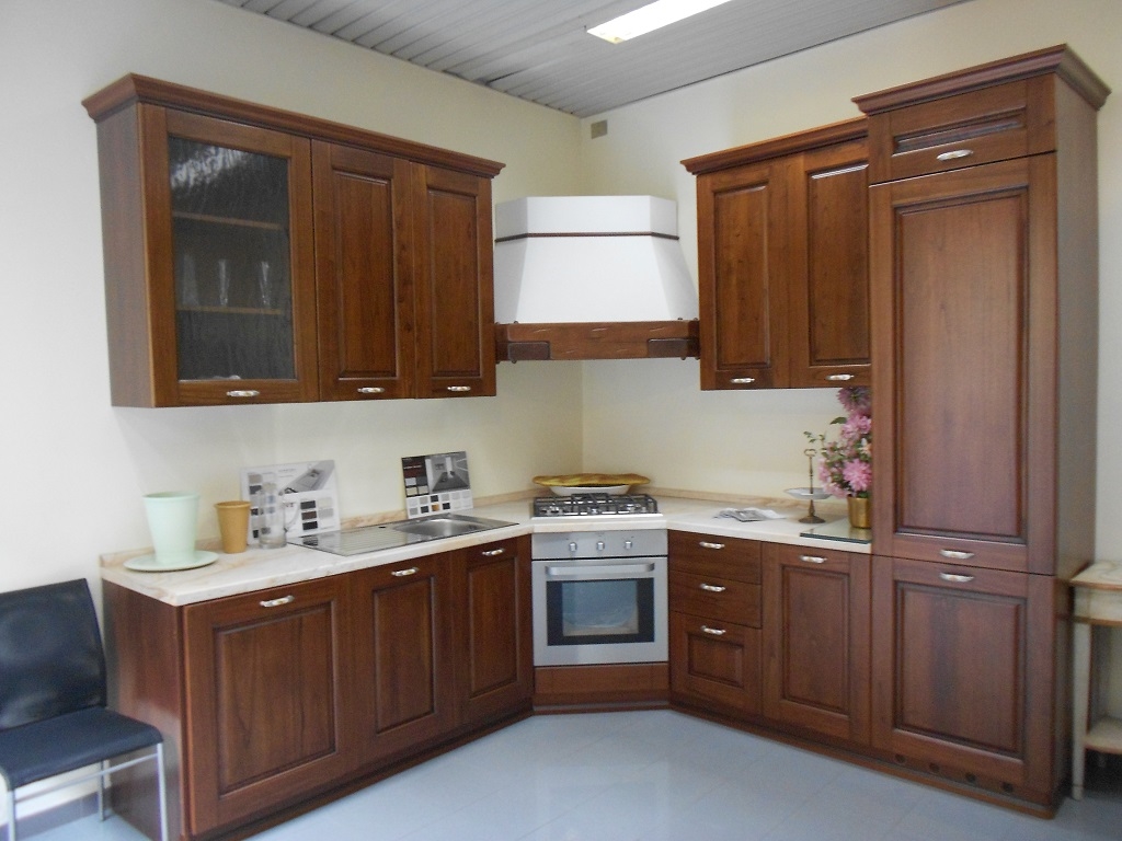 Illuminazione cucina classica: cucina classica life con isola ...