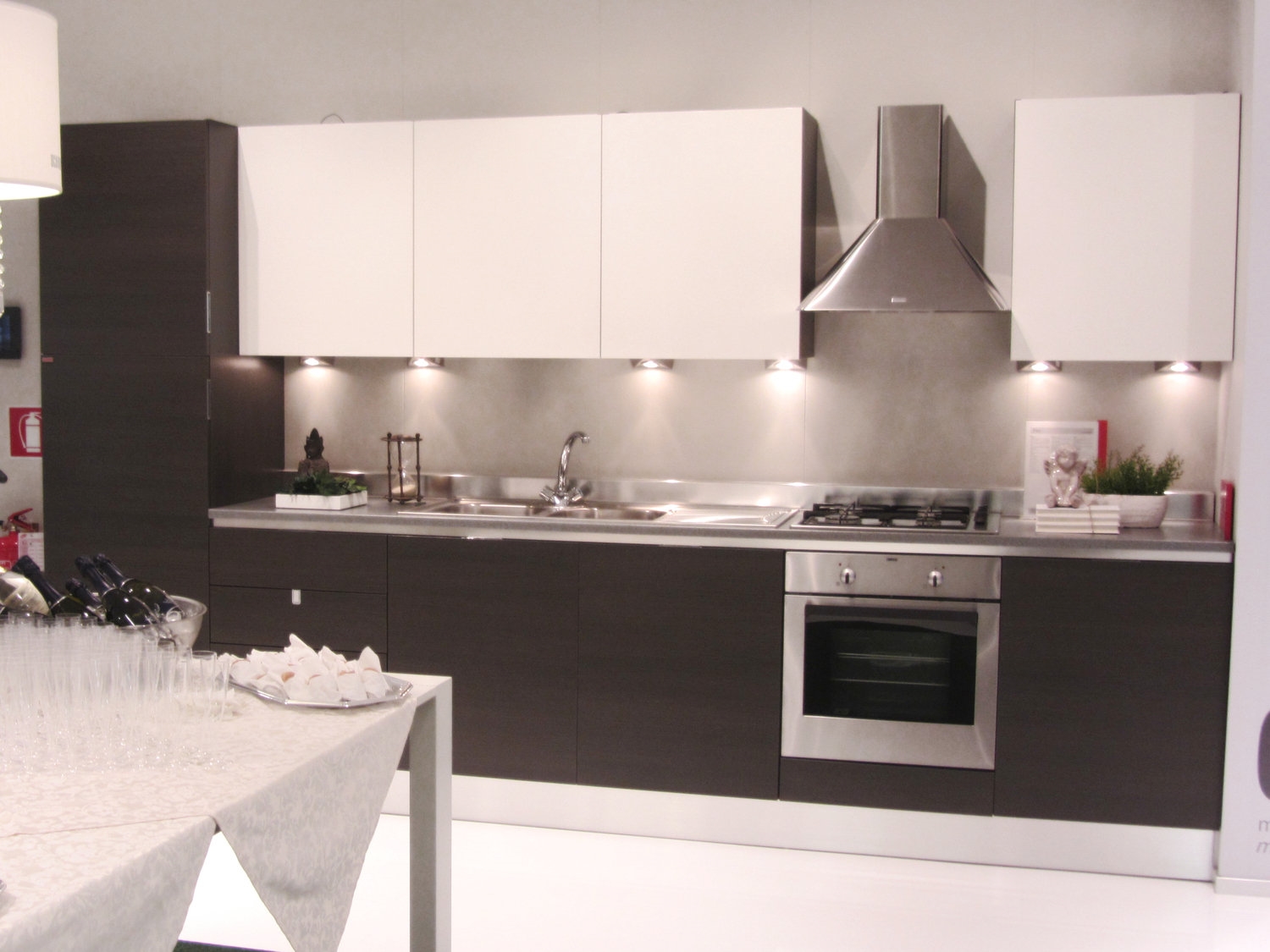 Cucine bianche e grigie: le cucine moderne colorate. cesar cucine ...