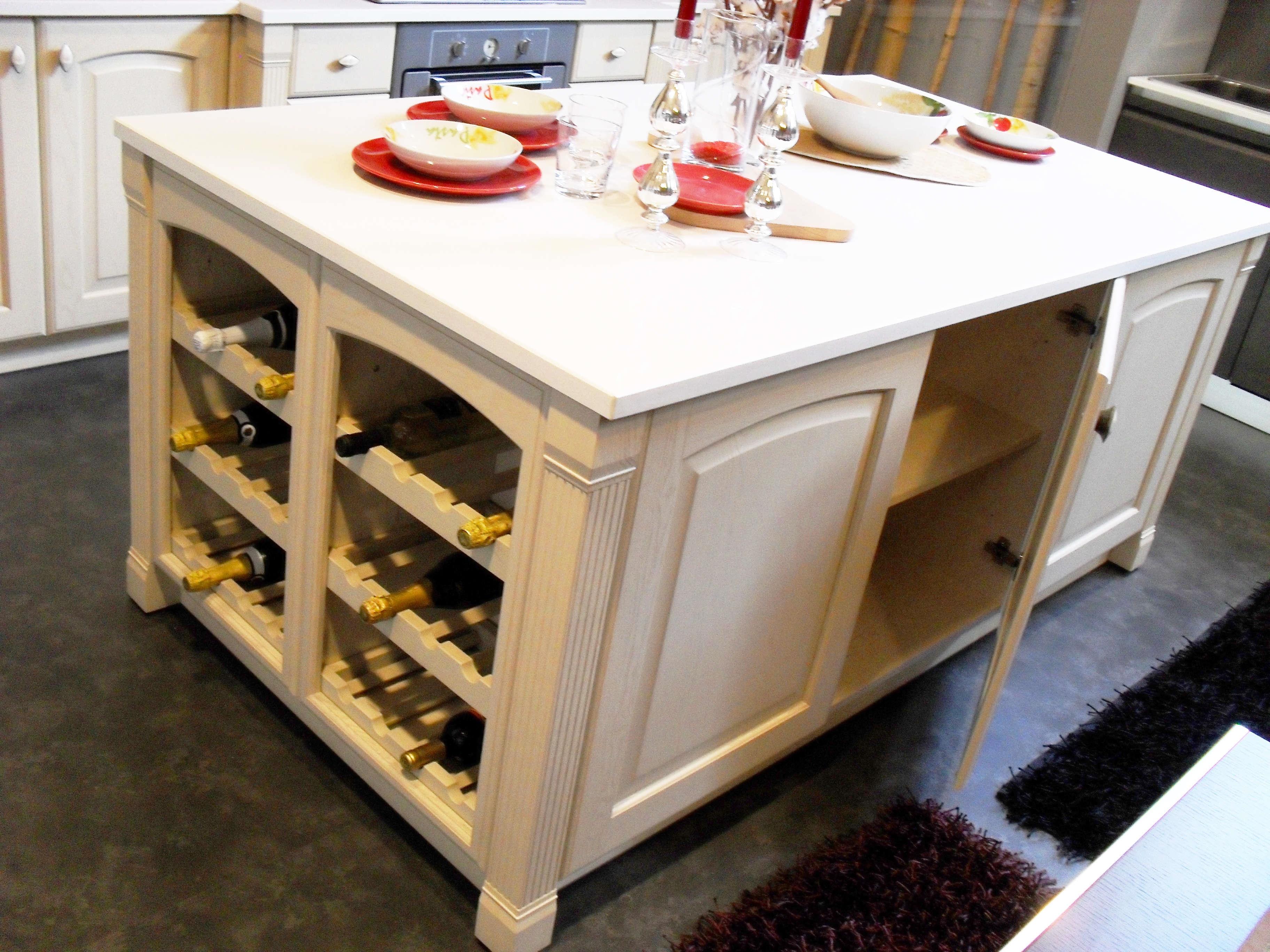 Cucina Country con Isola e Credenza modello Nenè Cucine a prezzi