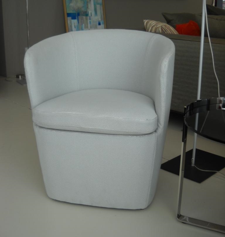 Poltroncina surface di misuraemme in offerta 19271 divani a ...