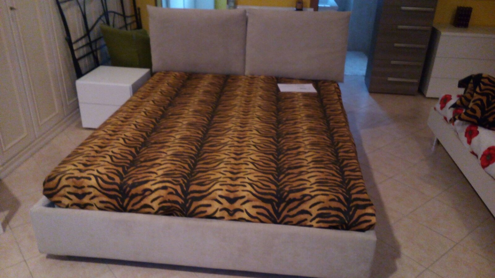 Letto matrimoniale moderno con contenitore ikea ~ avienix.com for .