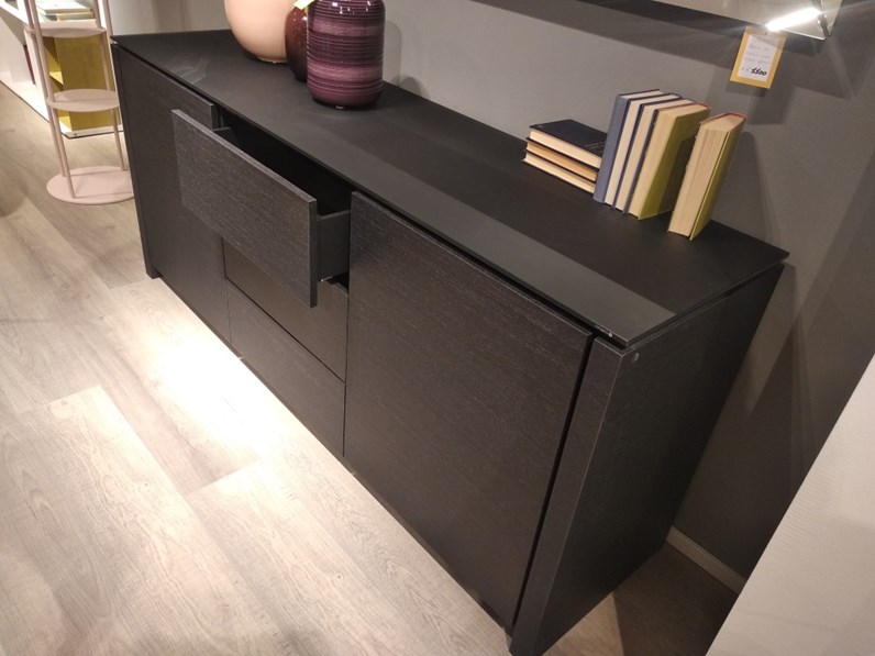 Madia Calligaris in laccato opaco Mag a prezzo Outlet