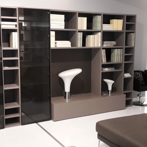 Soggiorno libreria laccato opaco con vetrine soggiorni a prezzi ... Parete attrezzata moderna con vetrina