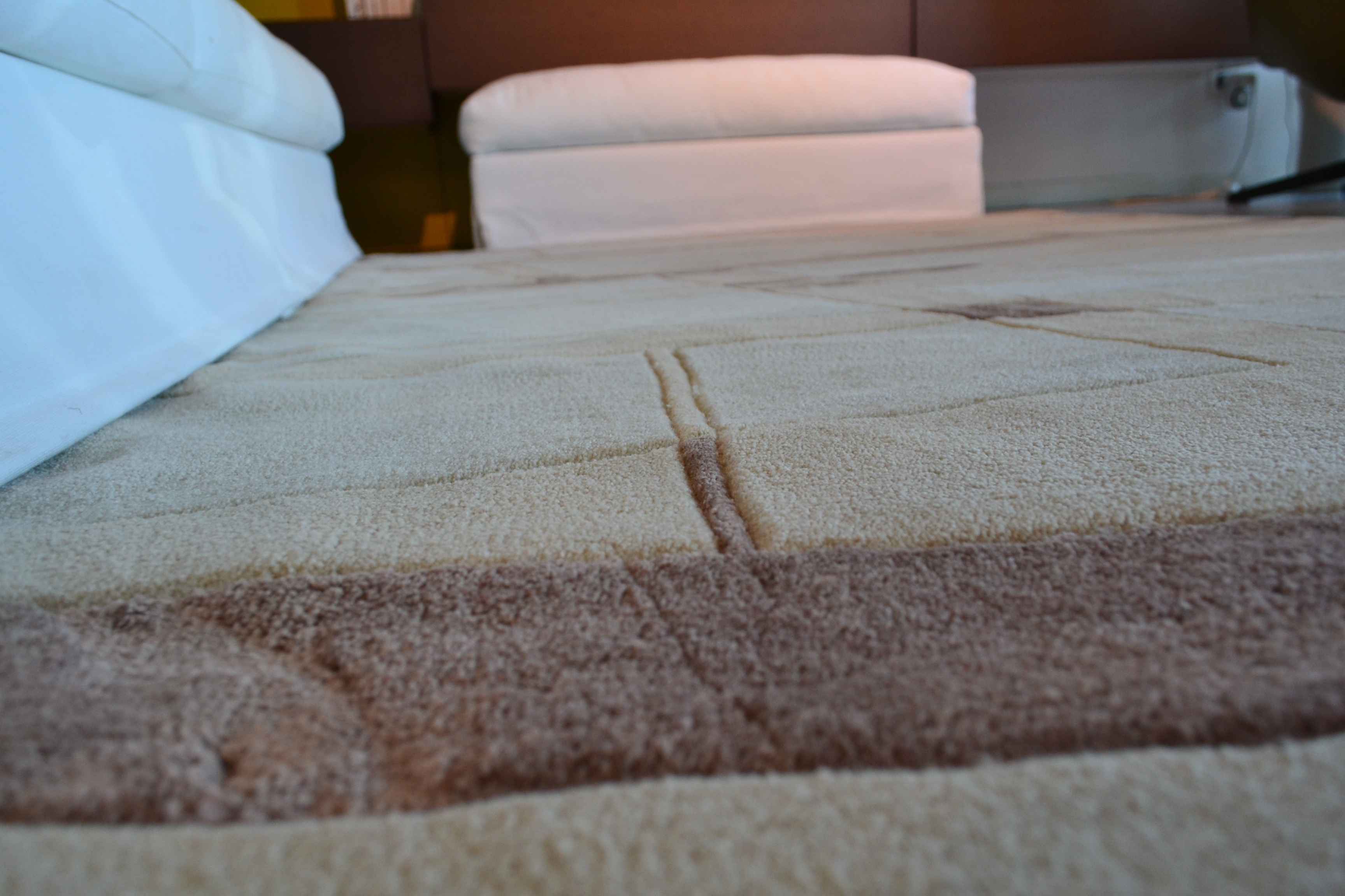 Tappeto soggiorno grigio: tappeto di design moderno a quadri ... Vetrinette conforama
