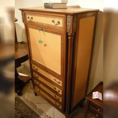 cassettiera Luigi XVI in mogano scontata del 70%