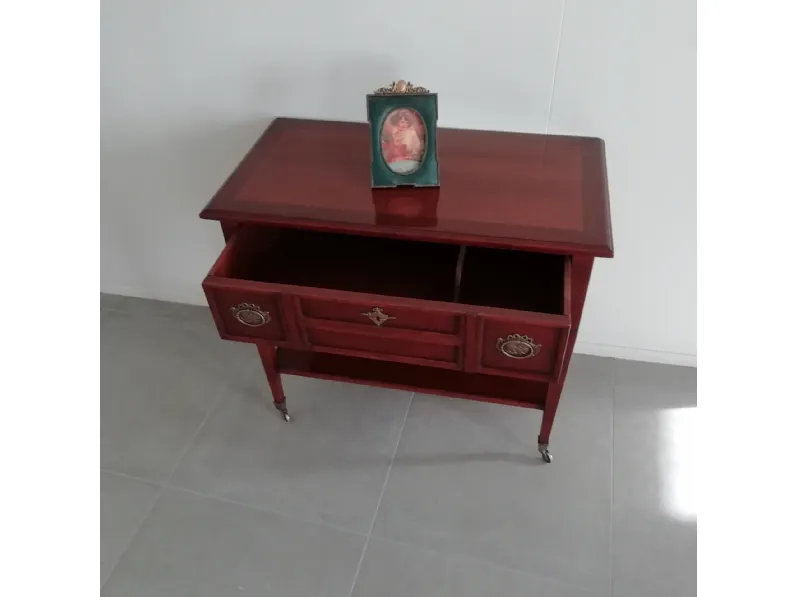 Complemento in stile neoclassico con un ribasso del 41%