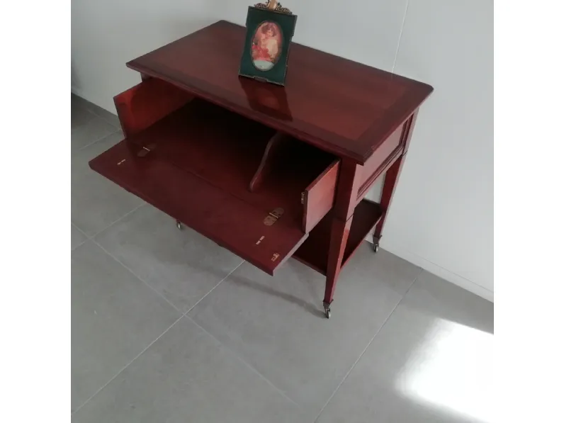 Complemento in stile neoclassico con un ribasso del 41%
