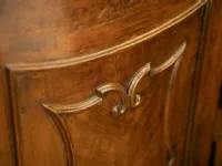 Credenza in noce con un ribasso esclusivo