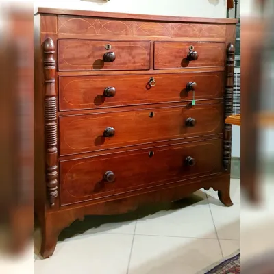 Mobile di Antiquariato Artigianale Cassettone inglese A PREZZO RIBASSATO