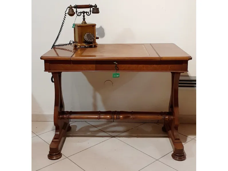 Mobile di Antiquariato in stile impero con uno sconto del 50%