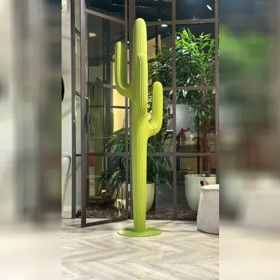 Appendiabiti design modello Saguaro di Qeeboo ribassato al 30%