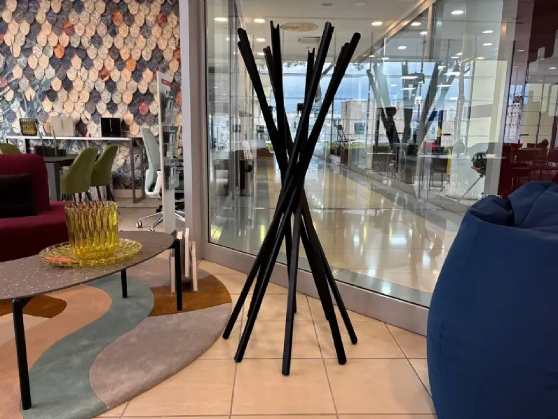 Appendiabiti Sciangai di Zanotta in stile moderno 