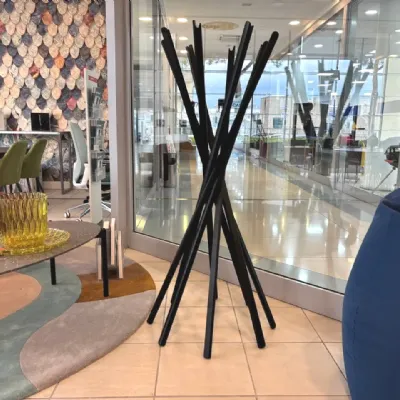 Appendiabiti Sciangai di Zanotta in stile moderno 