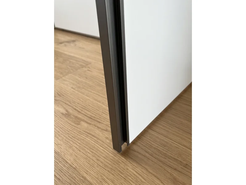 Armadi Collezione esclusiva Stock 6 ante battenti