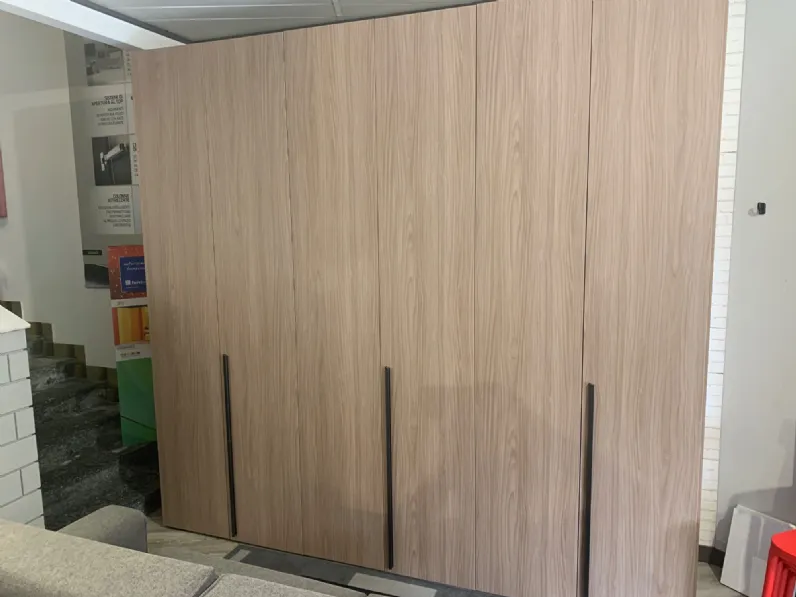 Armadio di Doimo cityline modello Adok in laminato materico con sconto -50%