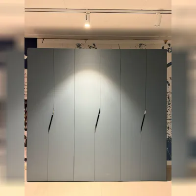 Armadio ante battenti in laminato materico Alfabeto di De rosso