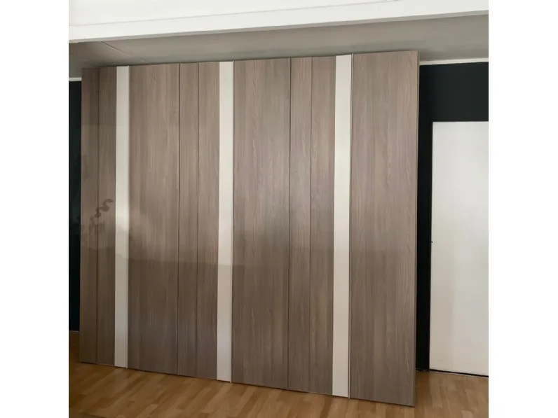 Armadio moderno CombyVillanovacon un ribasso imperdibile