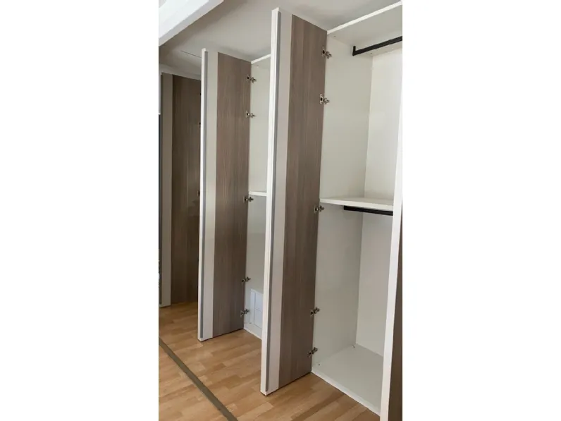 Armadio moderno CombyVillanovacon un ribasso imperdibile
