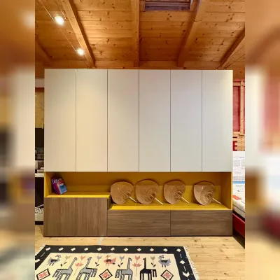 Armadio con ante battentimodernoArmadio con vano Artigianale a prezzo scontato