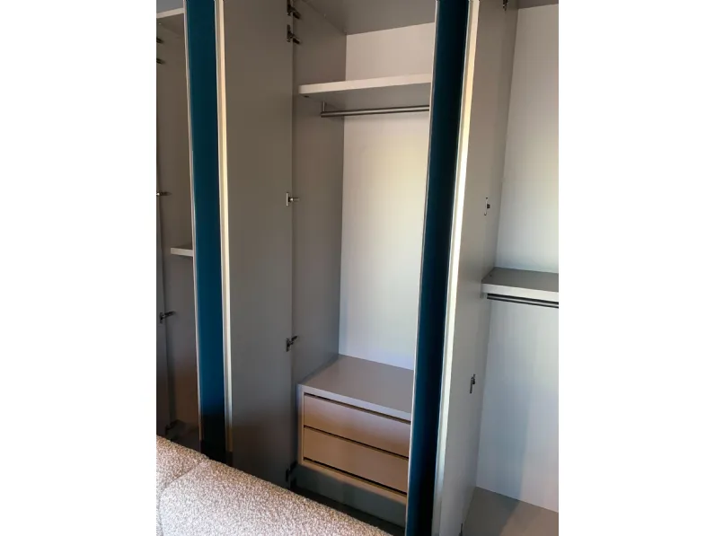 Armadio con ante battenti a prezzo scontato modello Now quick tuareg di Lago 