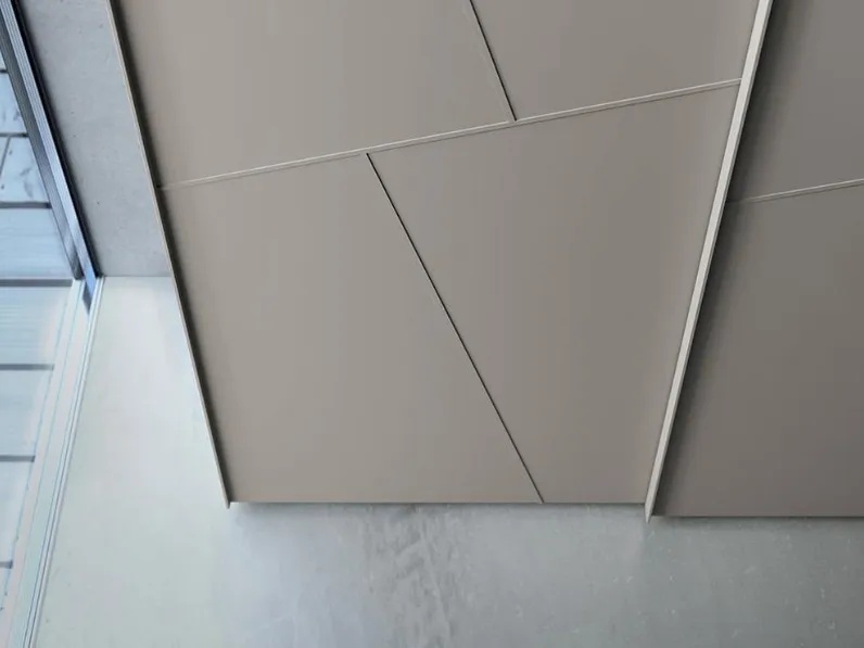 Armadio Ardeco realizzato in laccato opaco di Mobil spa scontato -35%