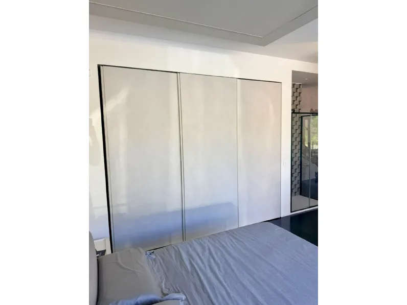 Armadio modello Breccia scorrevole di Sangiacomo in laminato materico 