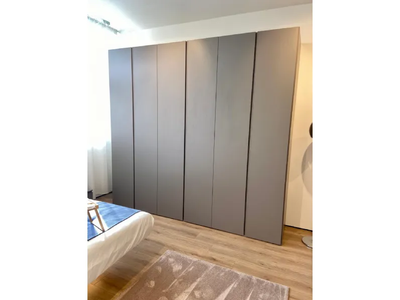 Armadio Armadio filo platino realizzato in laminato opaco di Orme scontato -49%