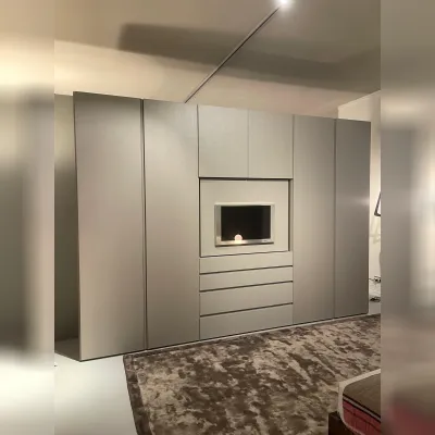 Armadio con ante battentidesignArmadio sinua con porta tv odeon  Sangiacomo a prezzo scontato