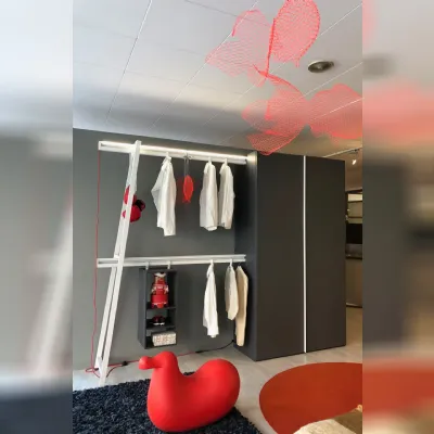 Armadio con ante battentidesignCoas to coast Erba mobili a prezzo ribassato