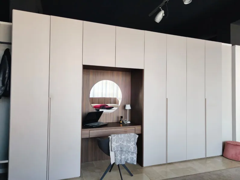 Armadio con ante battenti�moderno�Tratto Homes a prezzo scontato