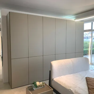 Armadio con ante battenti�design�Tecno Sangiacomo a prezzo ribassato